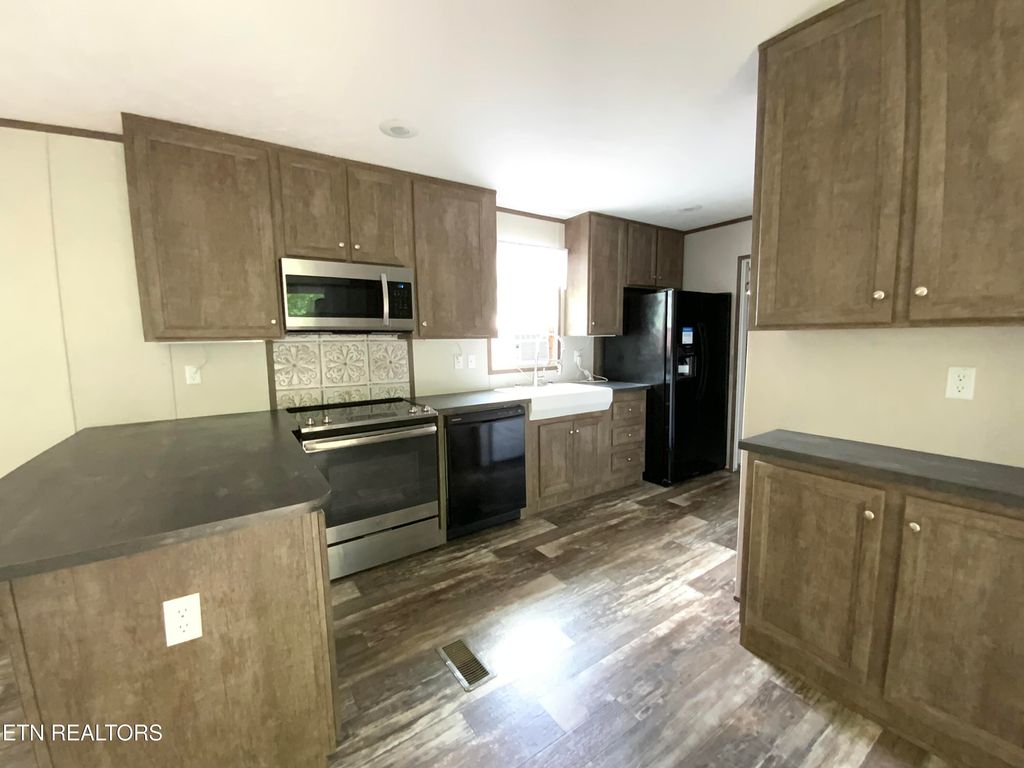 Photo of 271 Skyline Drive, Harriman, TN 37748 (MLS # 1299909)