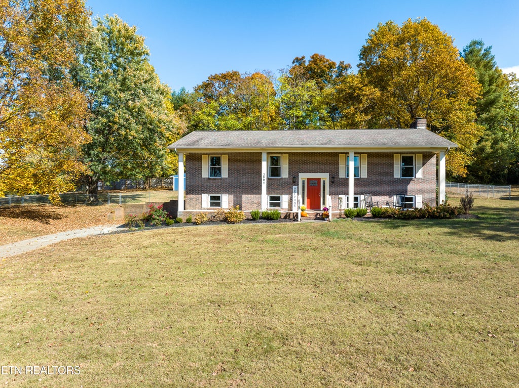 Photo of 2804 Big Bend Drive, Maryville, TN 37803 (MLS # 1251118)