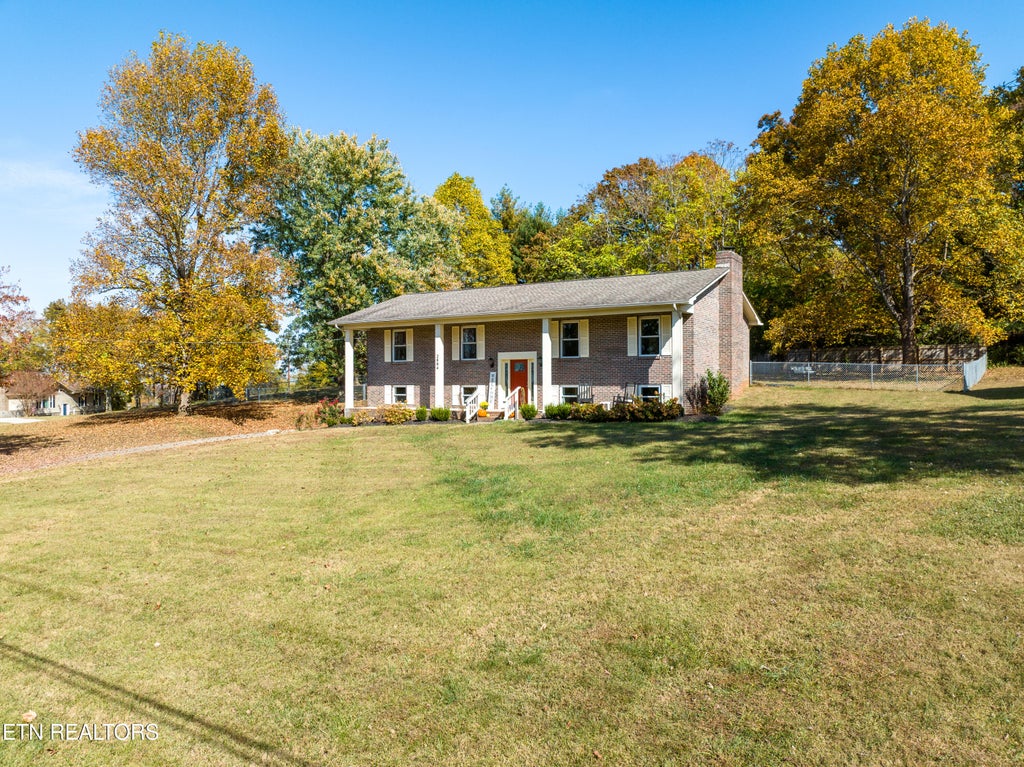 Photo of 2804 Big Bend Drive, Maryville, TN 37803 (MLS # 1251118)
