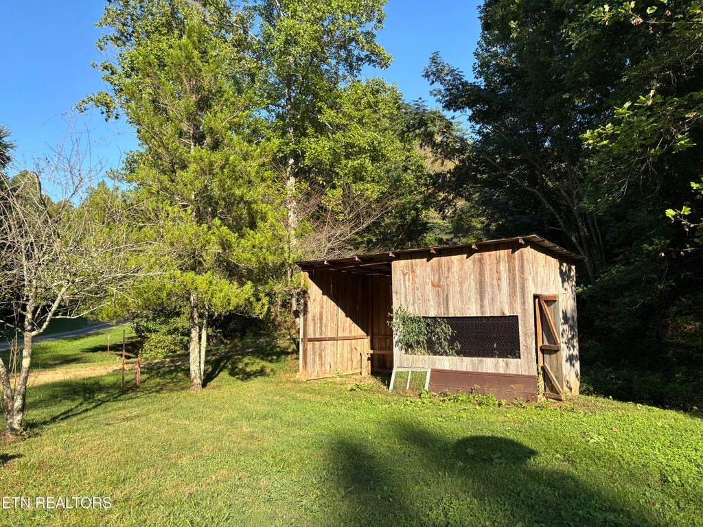 Photo of 204 Hughes Hollow Rd, Vonore, TN 37885 (MLS # 1354168)