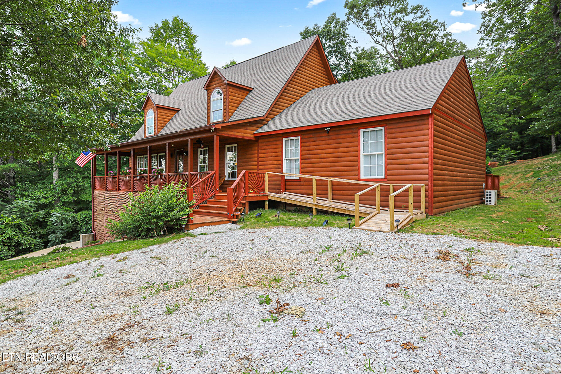 103 Pinnacle Pointe Way