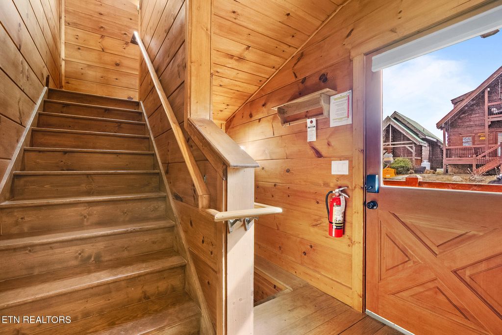 Photo of 1255 Bear Cub Way, Gatlinburg, TN 37738 (MLS # 1329173)