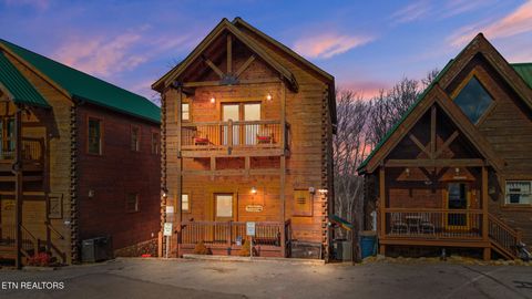 Photo of 1255 Bear Cub Way, Gatlinburg, TN 37738 (MLS # 1329173)