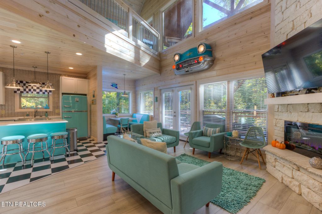 Photo of 523 Hideaway Ridge Circle, Sevierville, TN 37862 (MLS # 1327299)