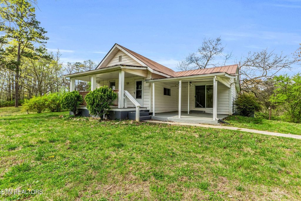 Photo of 509 Atchley Lane, Strawberry Plains, TN 37871 (MLS # 1296254)