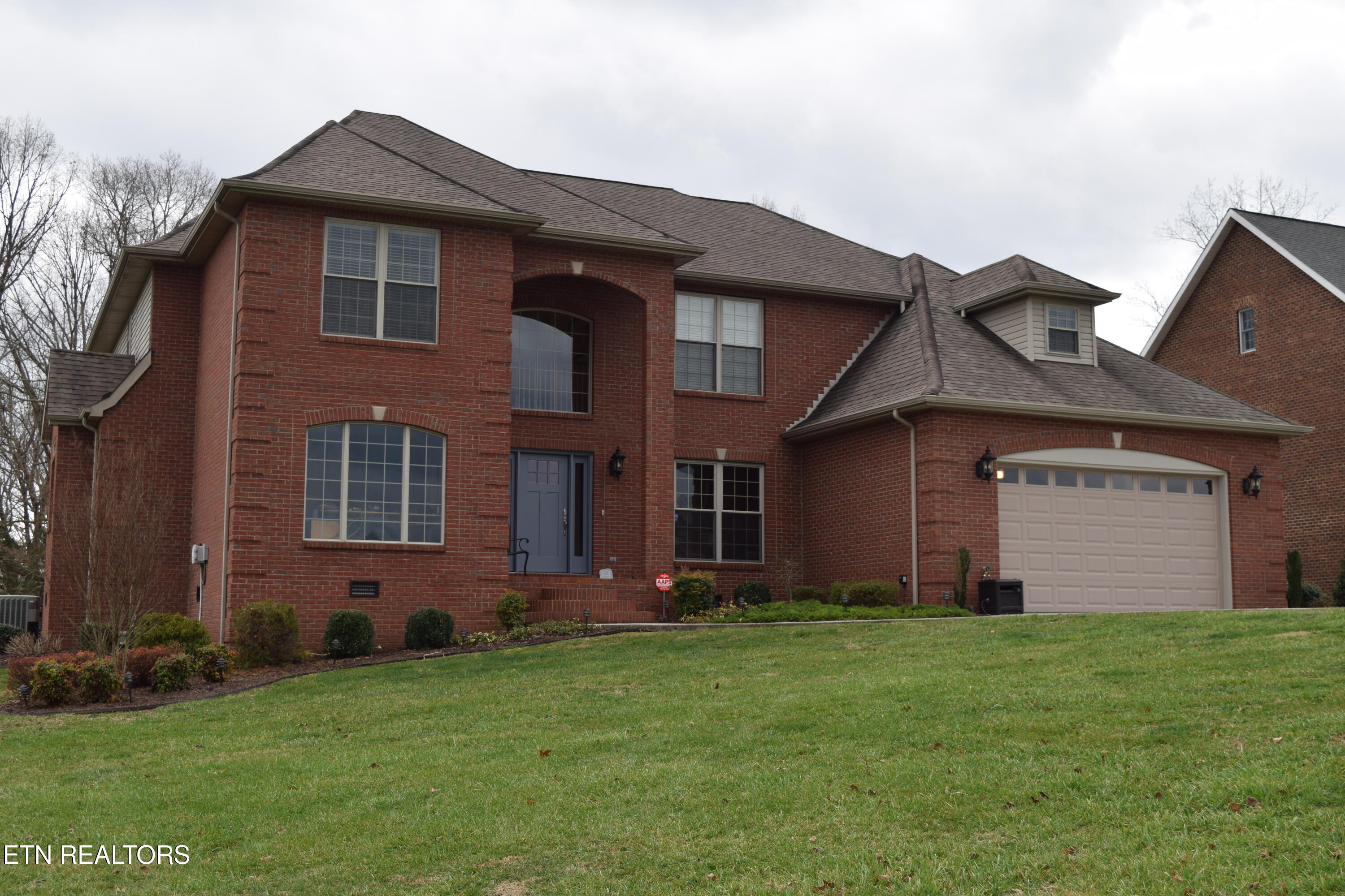 347 Deevel Blvd