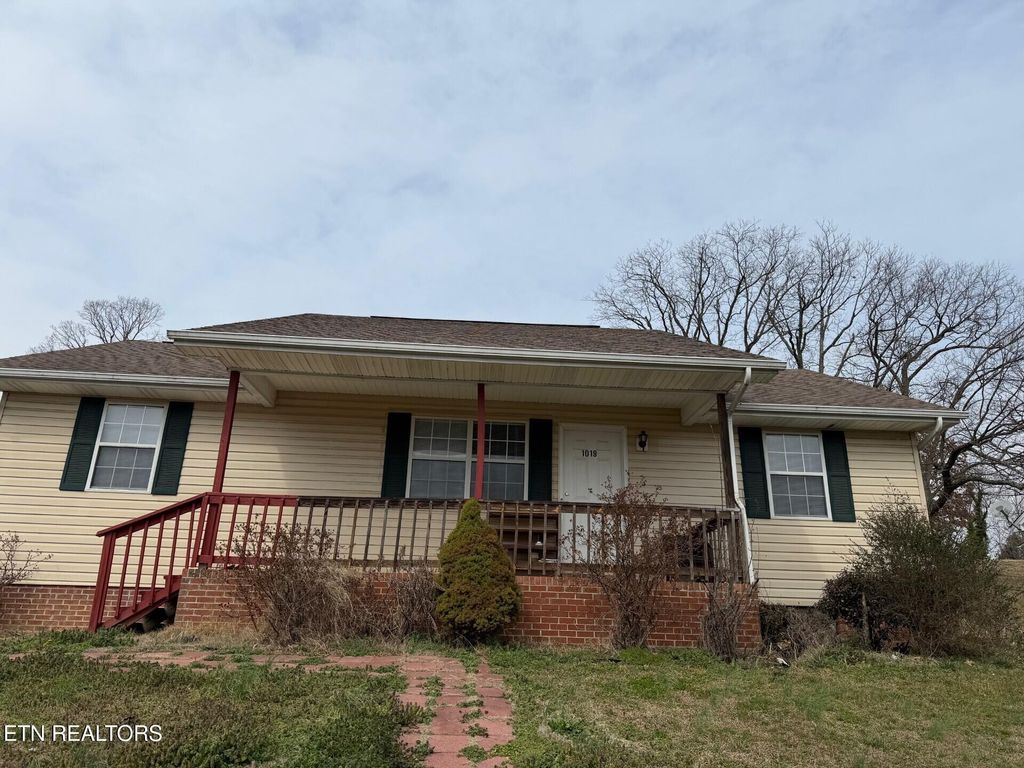 Photo of 1019 E 4Th North St, Morristown, TN 37814 (MLS # 1332854)