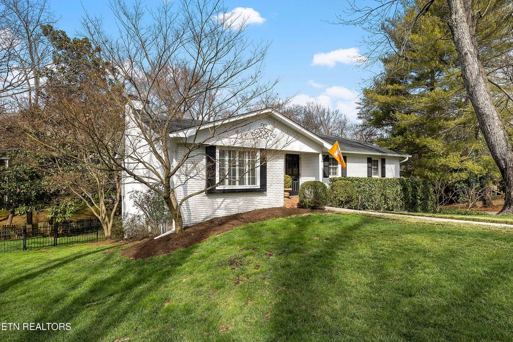 Photo of 1201 Park Glen Rd, Knoxville, TN 37919 (MLS # 1332876)