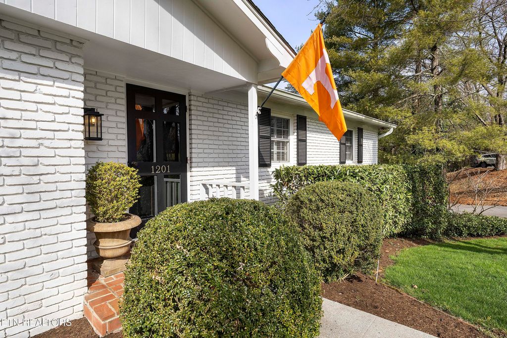 Photo of 1201 Park Glen Rd, Knoxville, TN 37919 (MLS # 1332876)