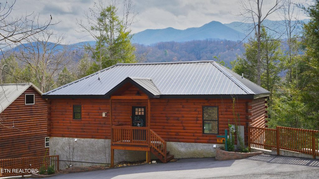 Photo of 1616 Misty Hollow Way, Gatlinburg, TN 37738 (MLS # 1332297)