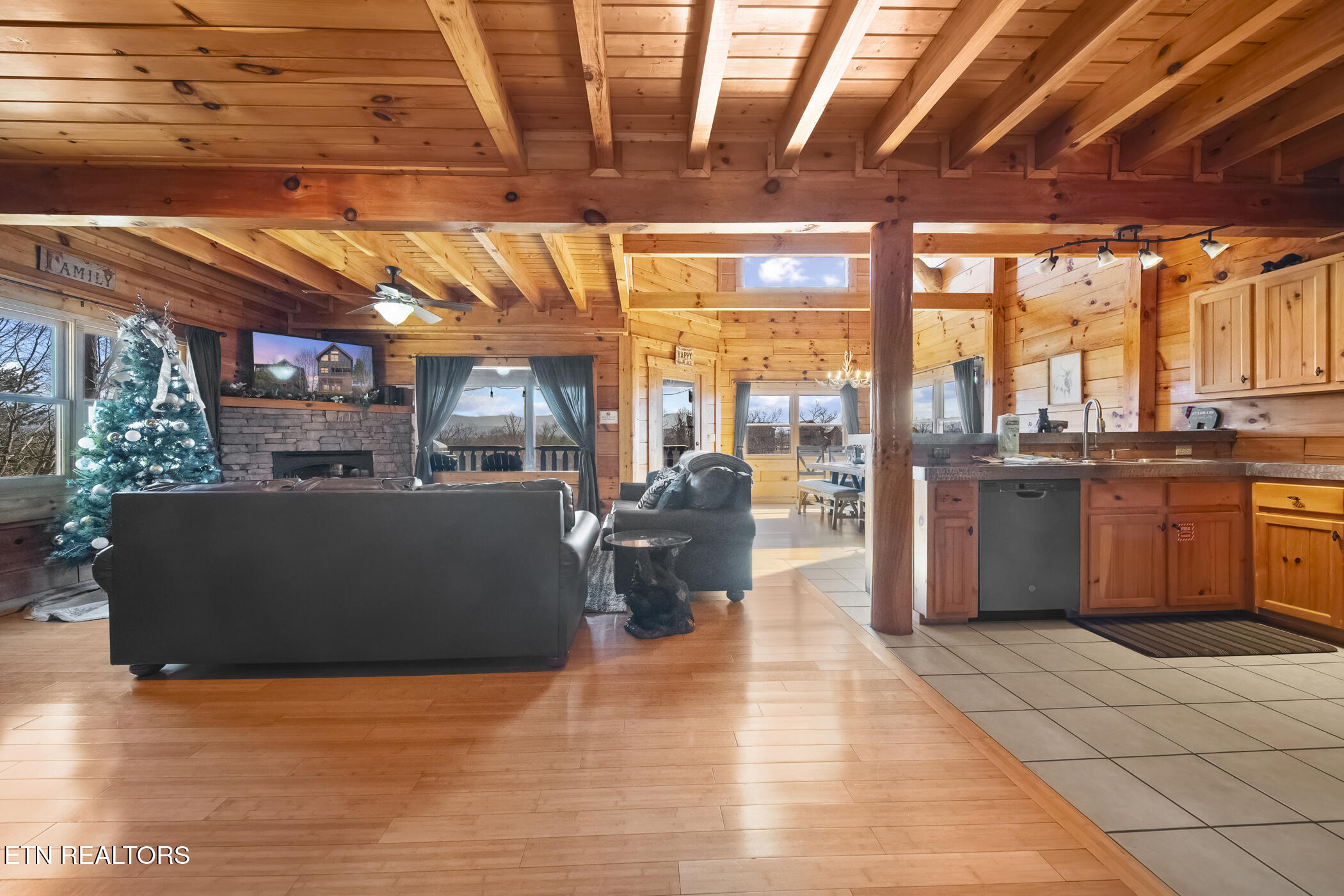1091 Towering Oaks Drive