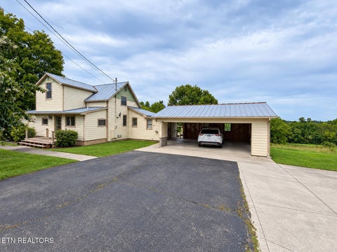 Photo of 1839 Jayell Rd, Sevierville, TN 37862 (MLS # 1354885)
