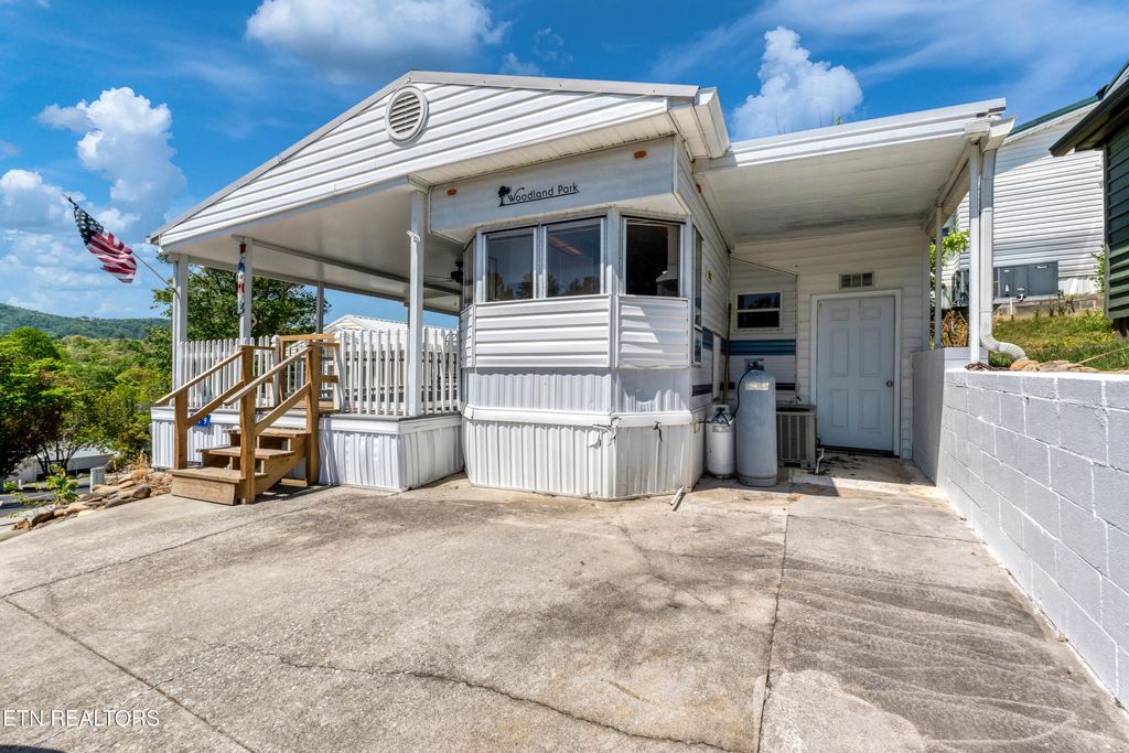 Photo of 619 Whistling Swan St, Townsend, TN 37882 (MLS # 1337981)