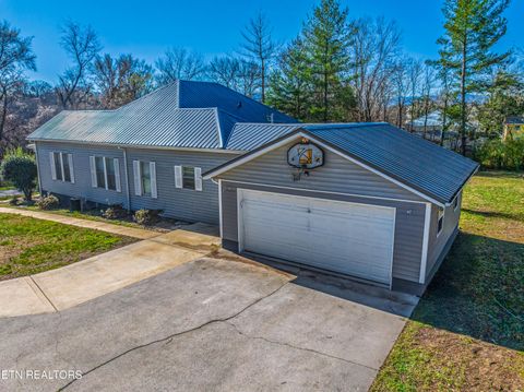 Photo of 380 Clifton Heights Rd, Newport, TN 37821 (MLS # 1327926)
