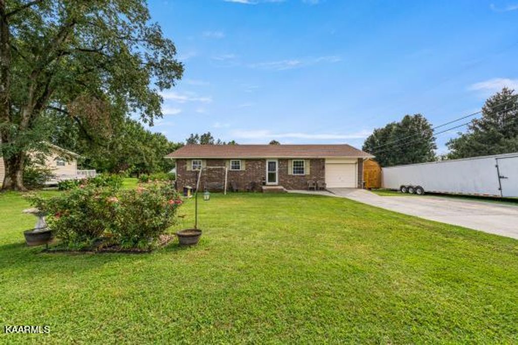 Photo of 3371 Blue Springs Rd, Strawberry Plains, TN 37871 (MLS # 1237302)