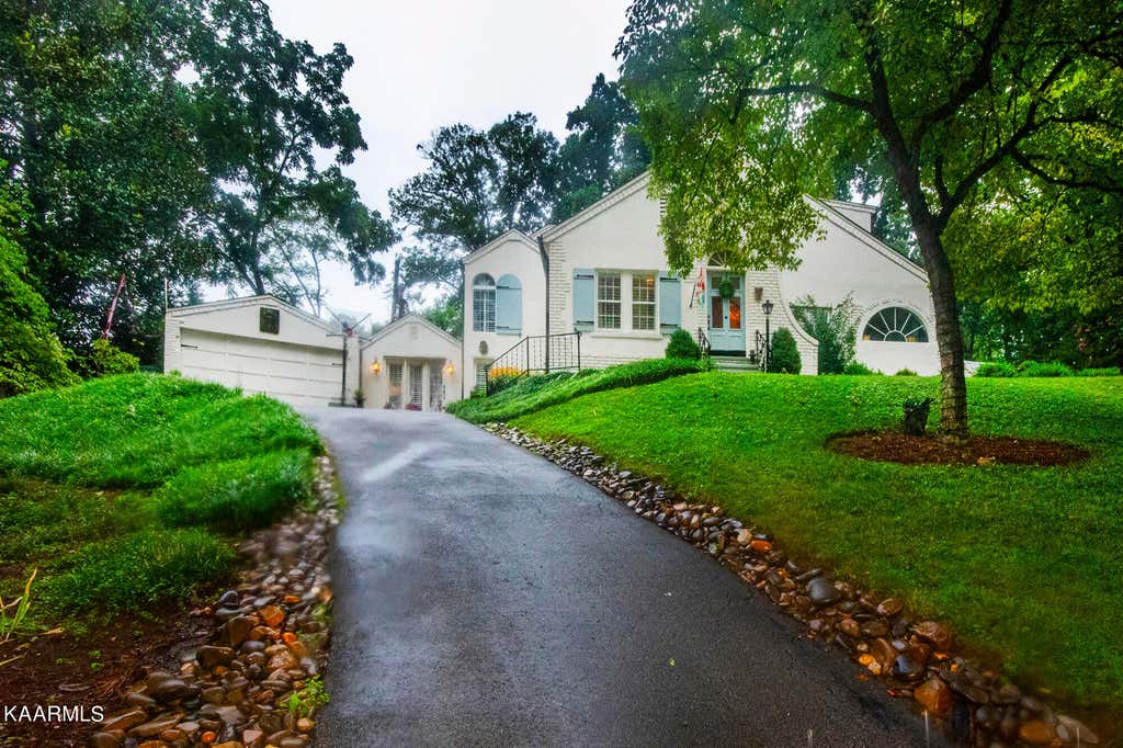 Photo of 115 Greenbrier Drive, Knoxville, TN 37919 (MLS # 1235031)