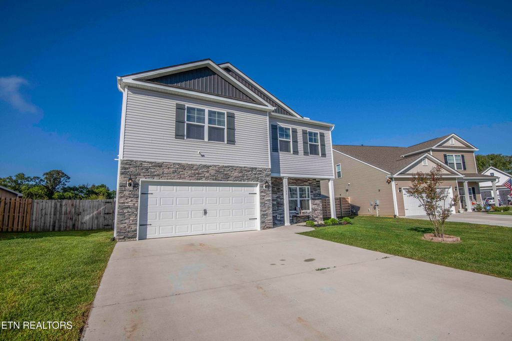 Photo of 1153 Beacon Rd, Sevierville, TN 37876 (MLS # 1315612)