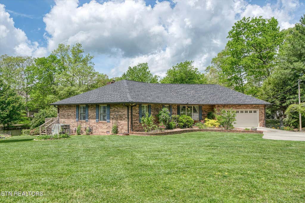 Photo of 2012 Cravens Drive, Crossville, TN 38572 (MLS # 1349832)