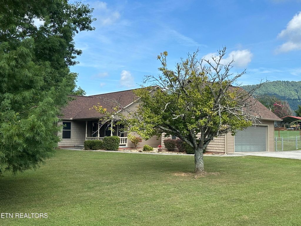 Photo of 449 Old Middlesboro Hwy, LaFollette, TN 37766 (MLS # 1309850)
