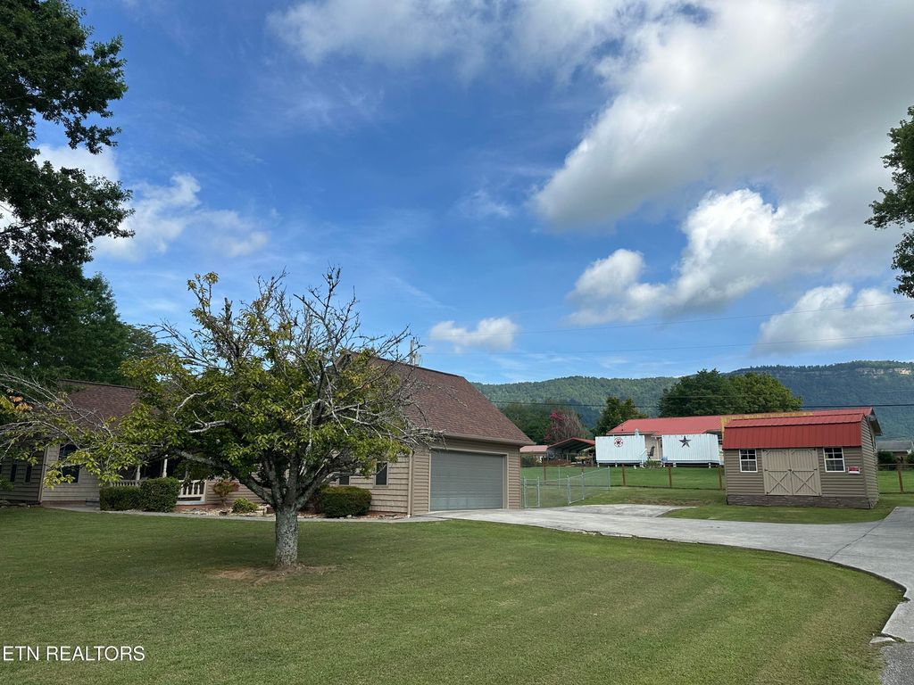 Photo of 449 Old Middlesboro Hwy, LaFollette, TN 37766 (MLS # 1309850)