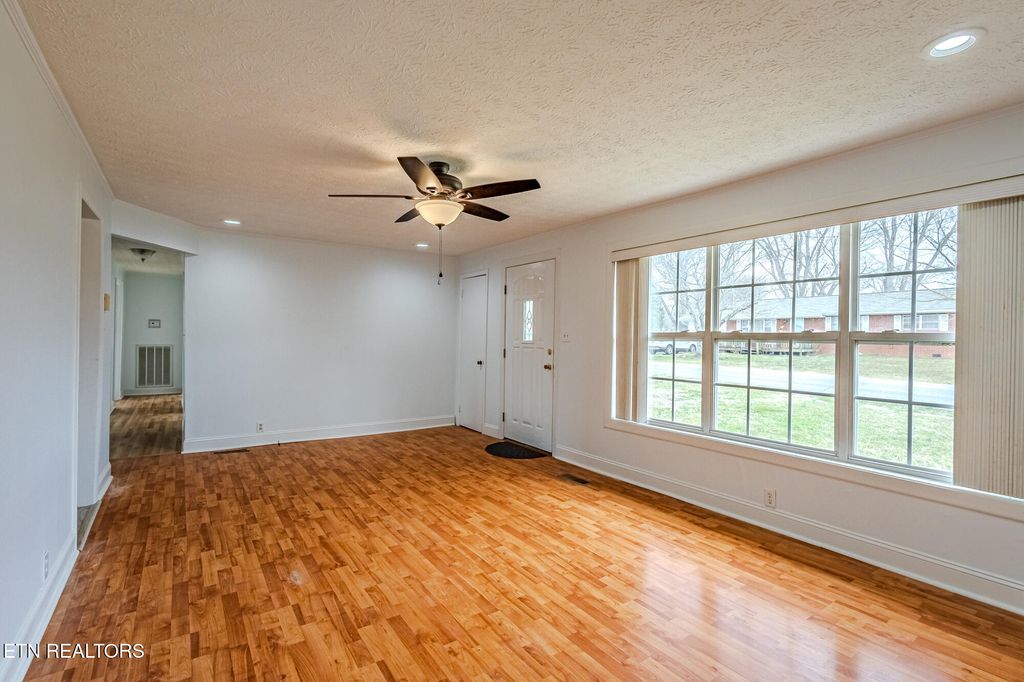 Photo of 809 Hudson St, Sweetwater, TN 37874 (MLS # 1306485)