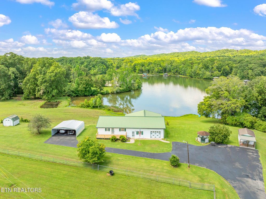 Photo of 169 Ellis Rd, Kingston, TN 37763 (MLS # 1307795)