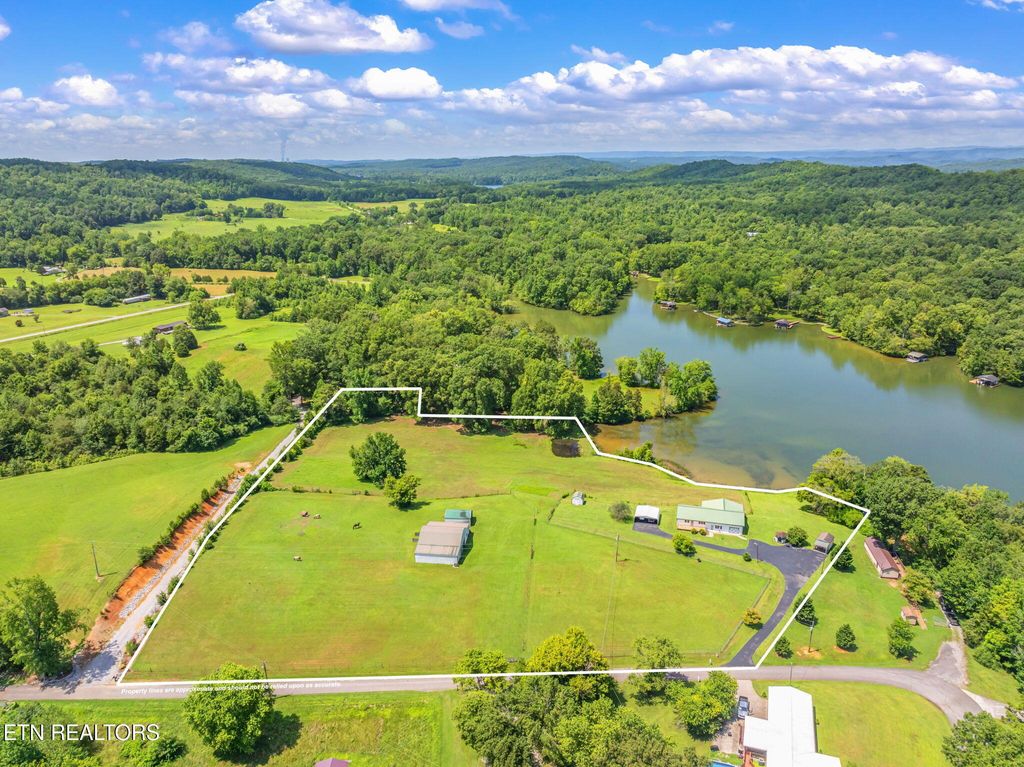 Photo of 169 Ellis Rd, Kingston, TN 37763 (MLS # 1307795)