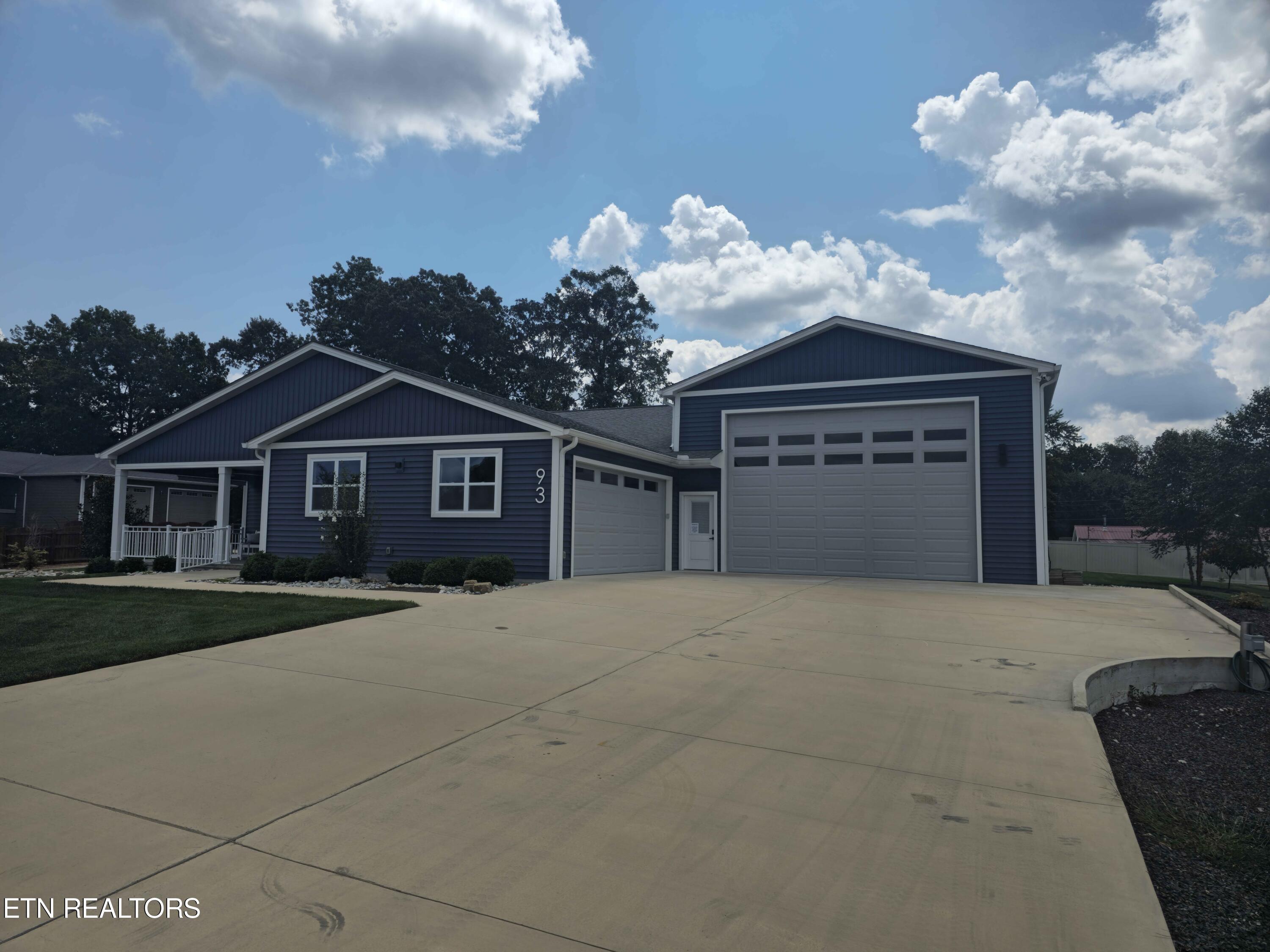 View Crossville, TN 38555 house