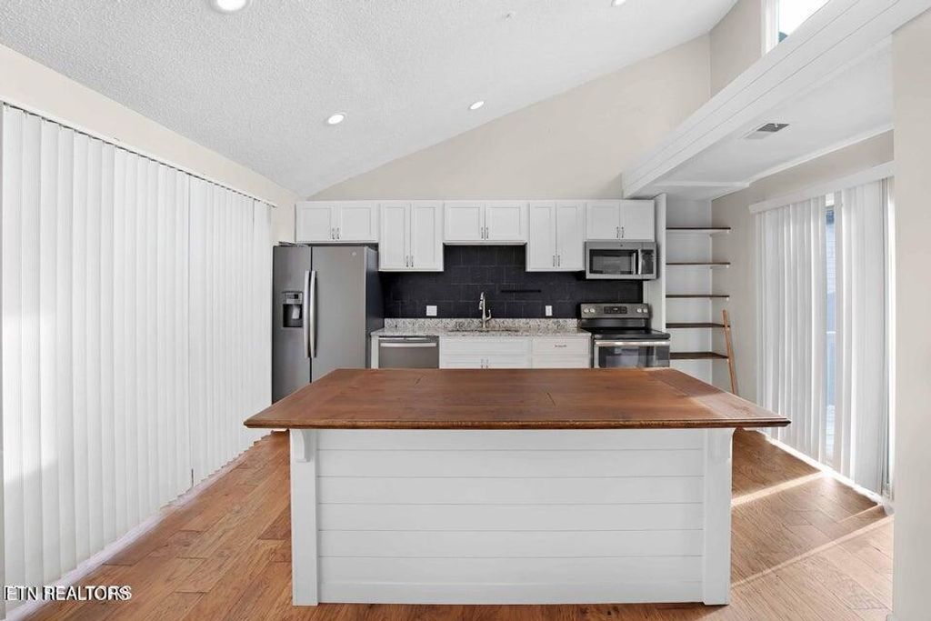 Photo of 515 Lost Tree Lane, Knoxville, TN 37934 (MLS # 1325037)