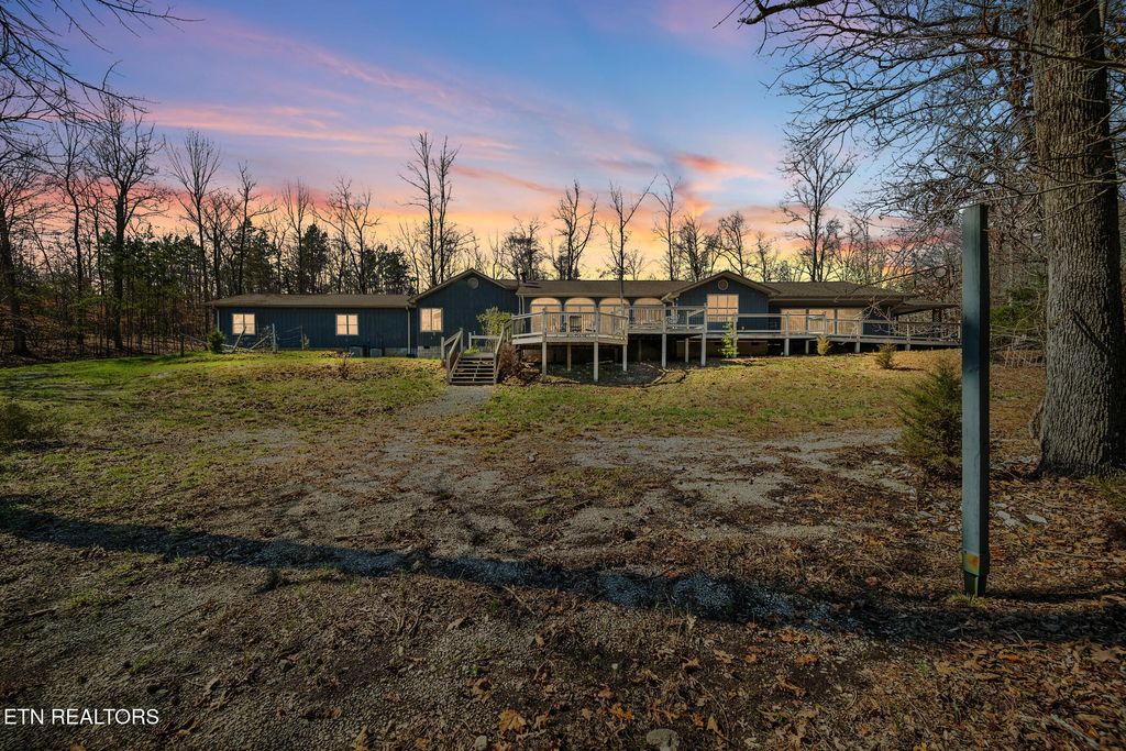 Photo of 732 Eagle Point Drive, Rockwood, TN 37854 (MLS # 1295116)