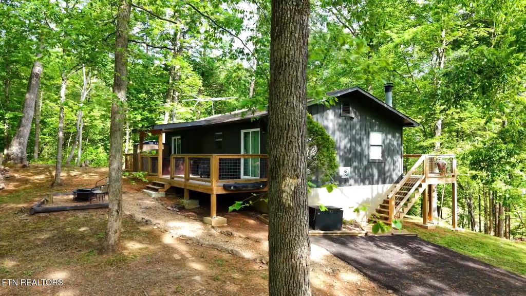 Photo of 1709 Floyd Way, Gatlinburg, TN 37738 (MLS # 1339350)