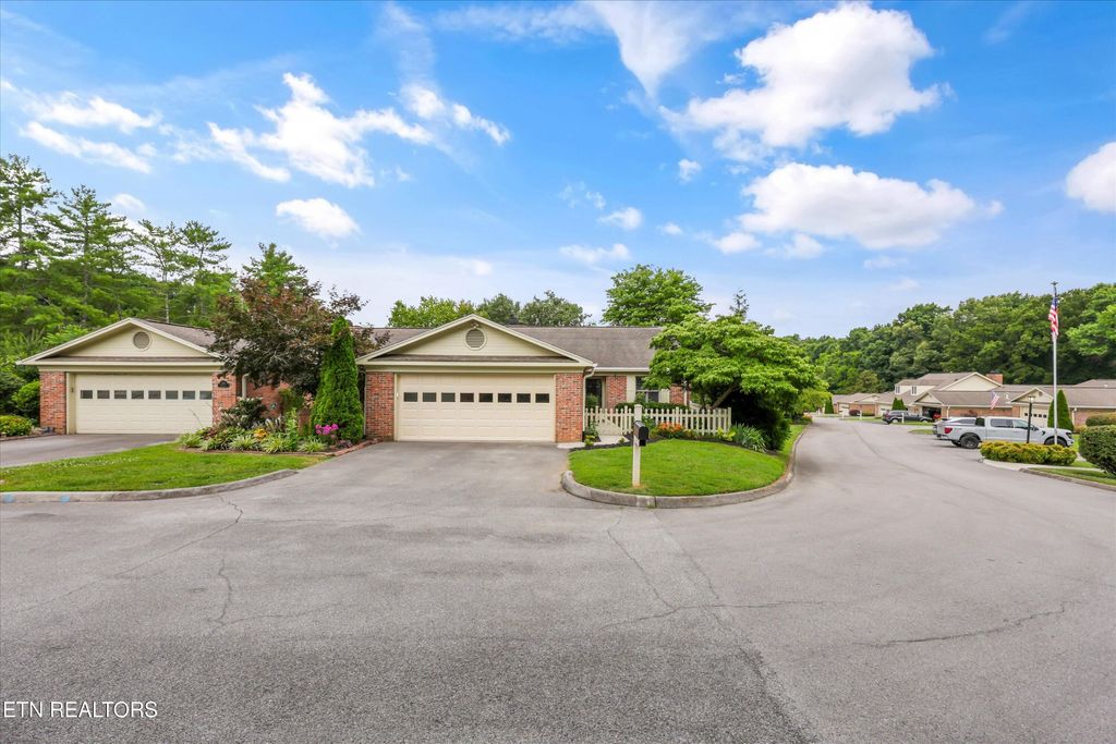 Photo of 801 Prestwick Drive, Maryville, TN 37803 (MLS # 1347295)