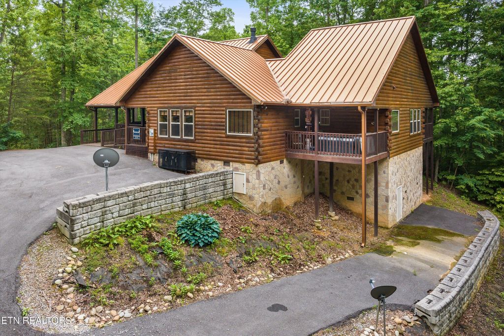 Photo of 2650 Grassy Branch Loop, Sevierville, TN 37876 (MLS # 1343748)