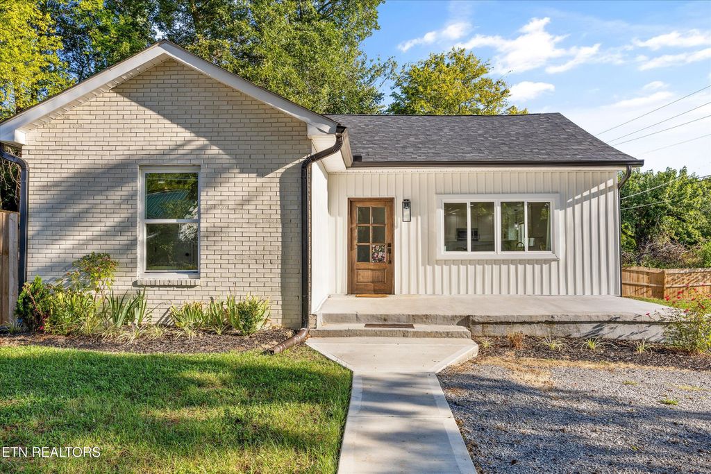 Photo of 2399 Sweetwater Vonore Rd, Sweetwater, TN 37874 (MLS # 1315711)