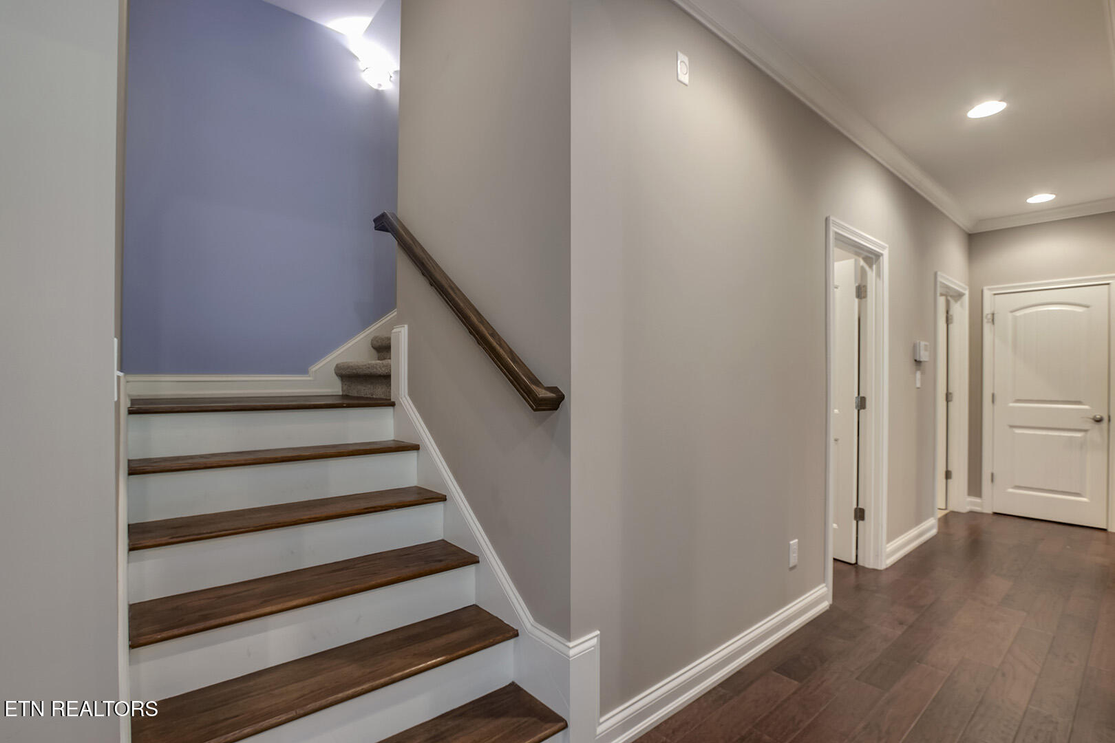 Loudon, Tennessee 37774, United States, 4 Bedrooms Bedrooms, ,3 BathroomsBathrooms,Residential,Pending,134702