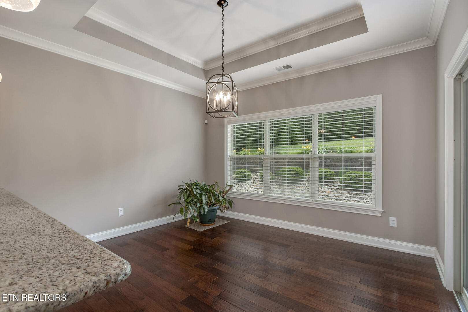 Loudon, Tennessee 37774, United States, 4 Bedrooms Bedrooms, ,3 BathroomsBathrooms,Residential,Pending,134702