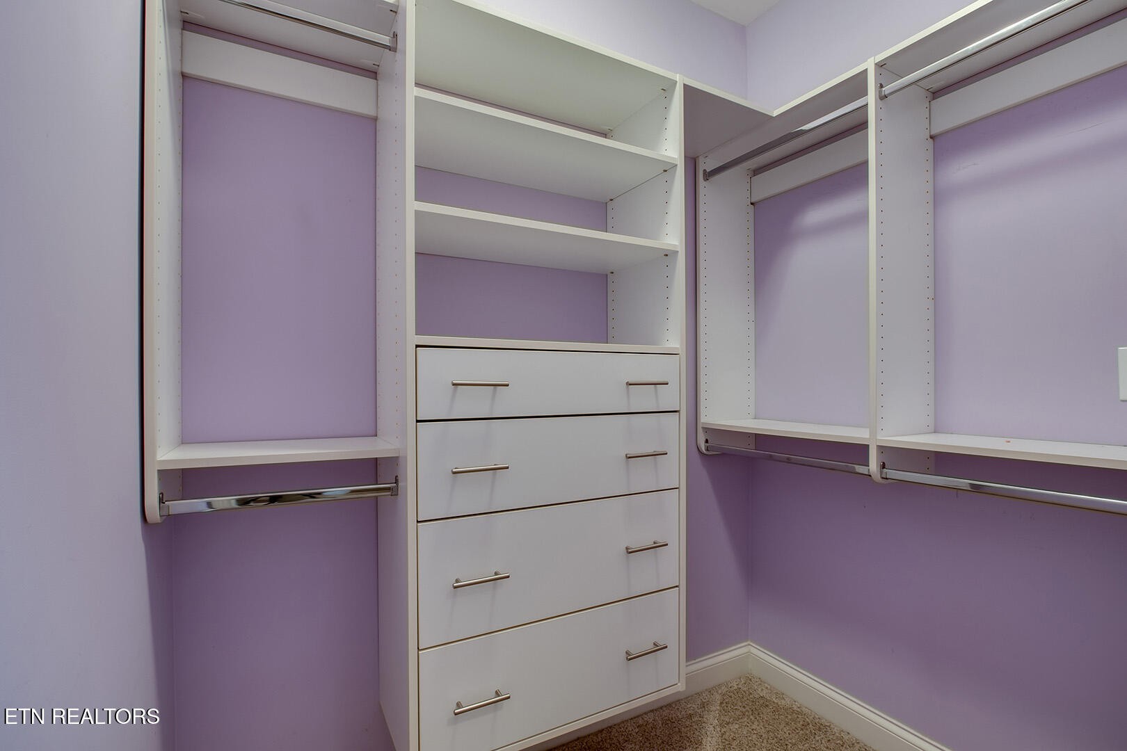 Loudon, Tennessee 37774, United States, 4 Bedrooms Bedrooms, ,3 BathroomsBathrooms,Residential,Pending,134702