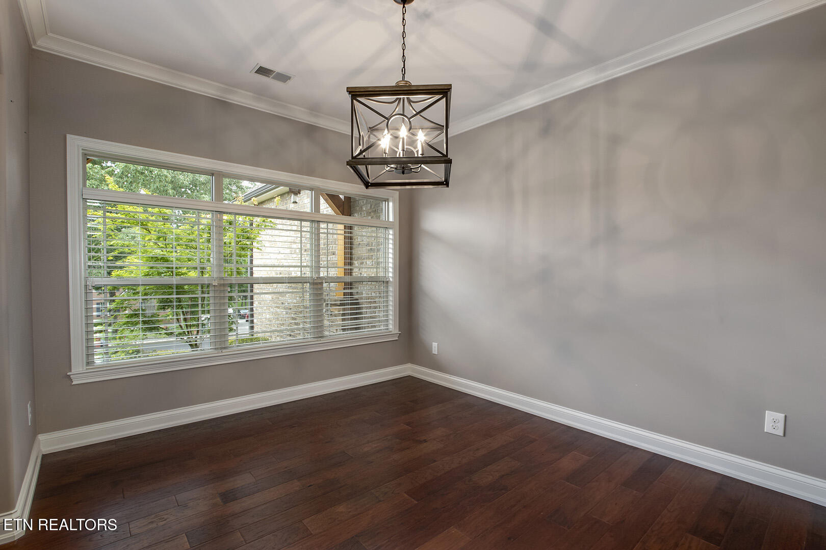 Loudon, Tennessee 37774, United States, 4 Bedrooms Bedrooms, ,3 BathroomsBathrooms,Residential,Pending,134702