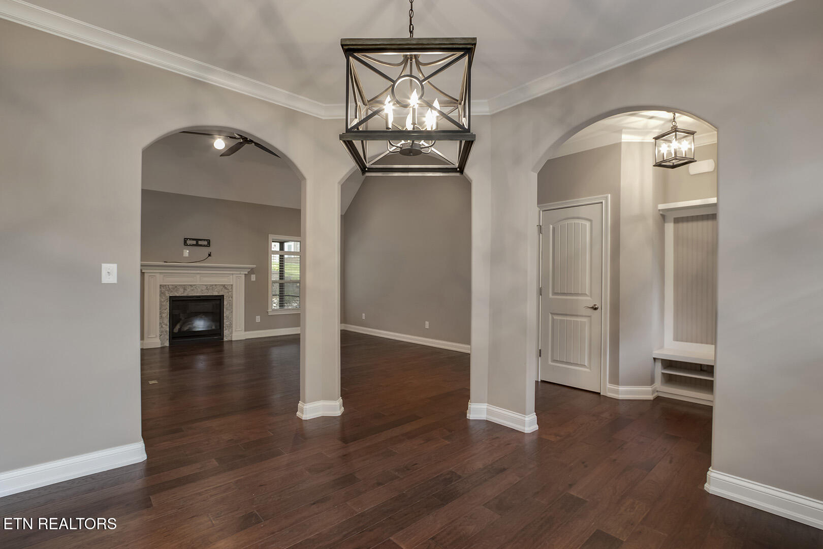 Loudon, Tennessee 37774, United States, 4 Bedrooms Bedrooms, ,3 BathroomsBathrooms,Residential,Pending,134702