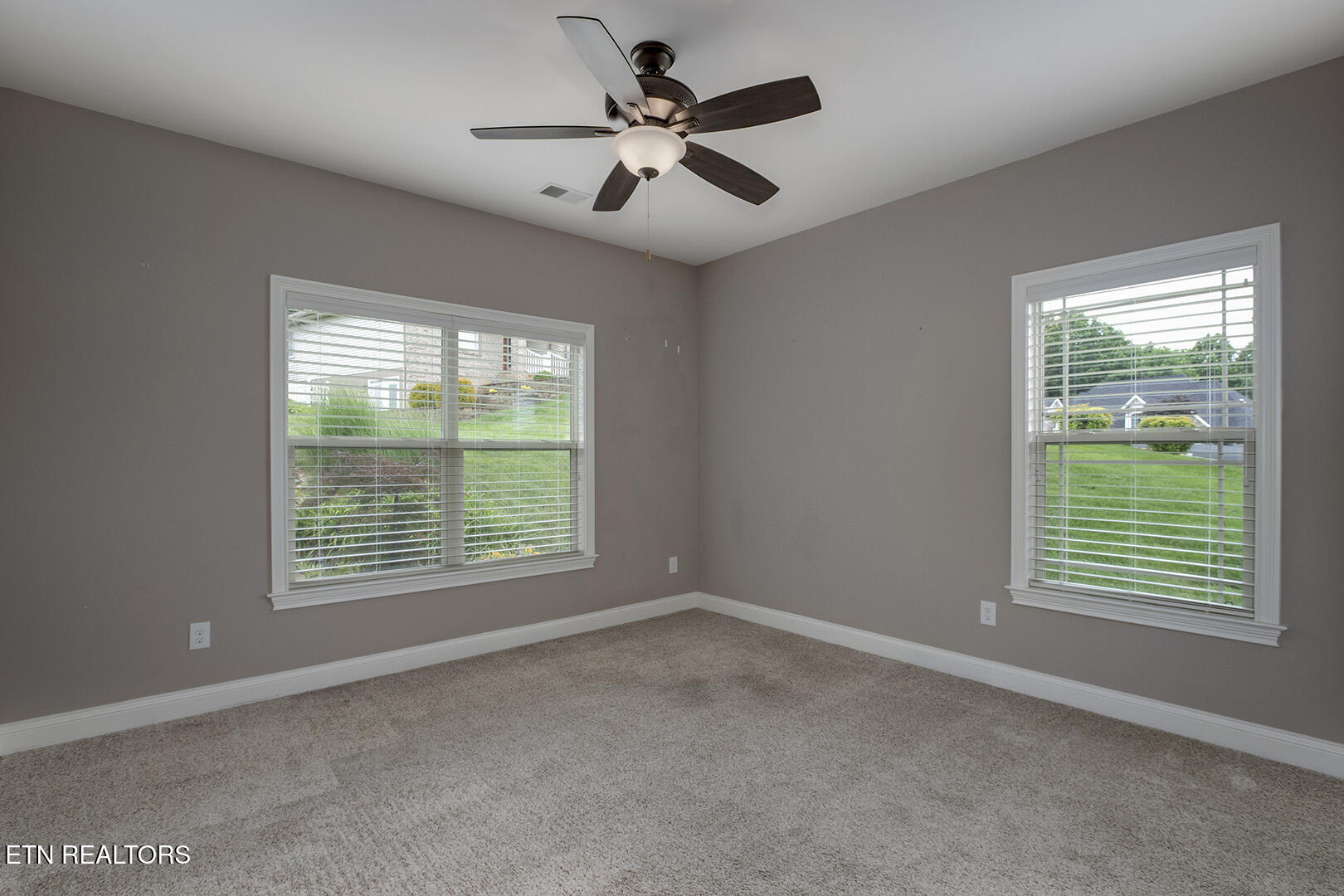 Loudon, Tennessee 37774, United States, 4 Bedrooms Bedrooms, ,3 BathroomsBathrooms,Residential,Pending,134702