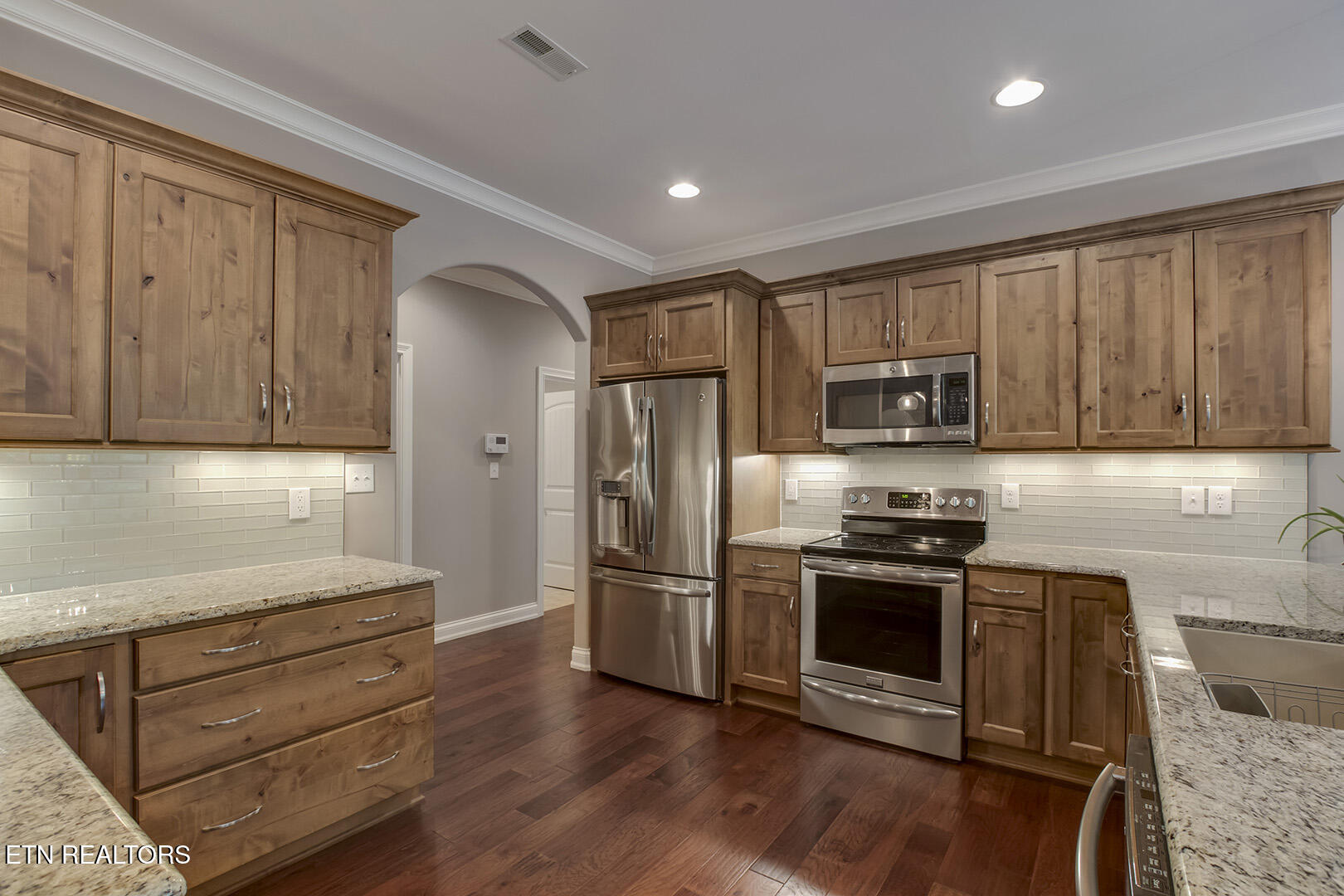 Loudon, Tennessee 37774, United States, 4 Bedrooms Bedrooms, ,3 BathroomsBathrooms,Residential,Pending,134702