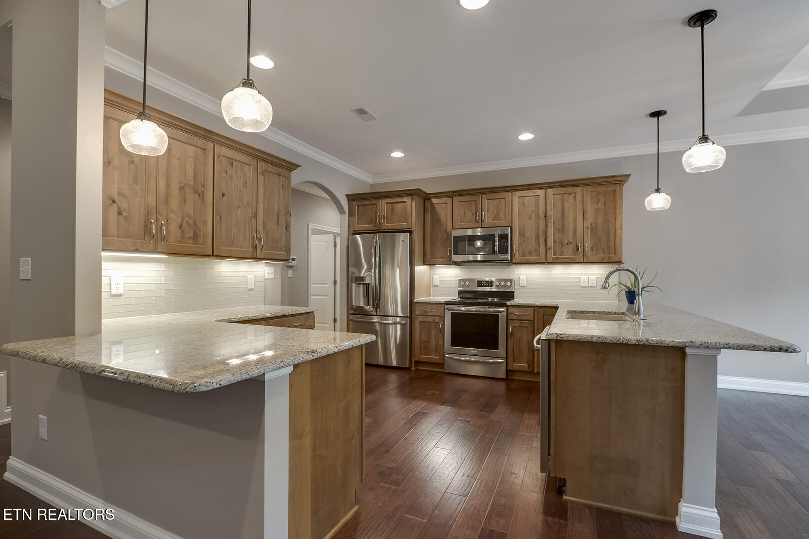 Loudon, Tennessee 37774, United States, 4 Bedrooms Bedrooms, ,3 BathroomsBathrooms,Residential,Pending,134702