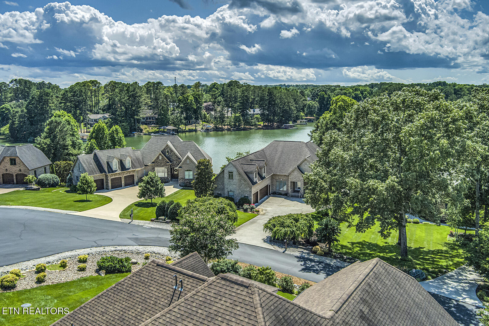 Loudon, Tennessee 37774, United States, 4 Bedrooms Bedrooms, ,3 BathroomsBathrooms,Residential,Pending,134702