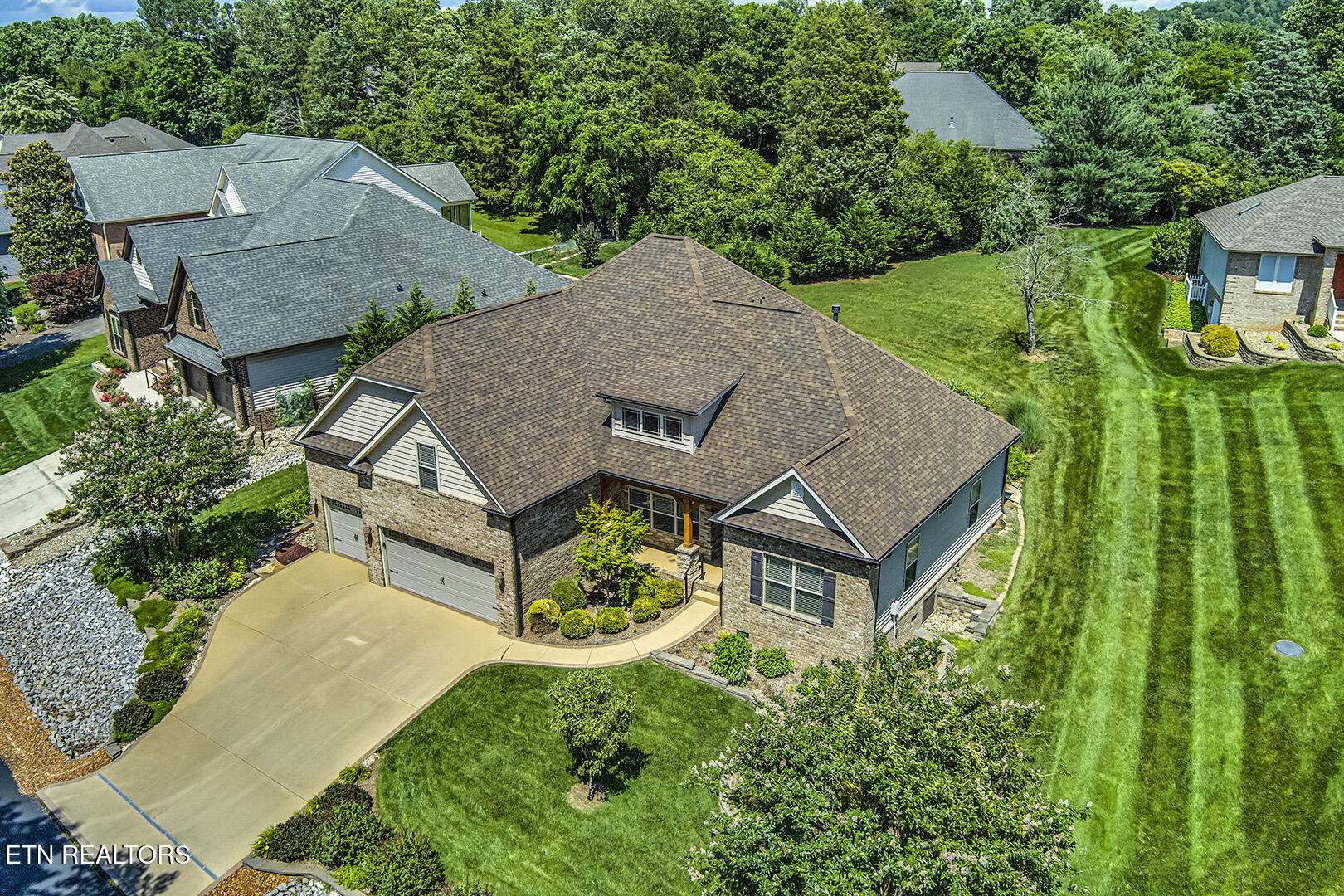 Loudon, Tennessee 37774, United States, 4 Bedrooms Bedrooms, ,3 BathroomsBathrooms,Residential,Pending,134702