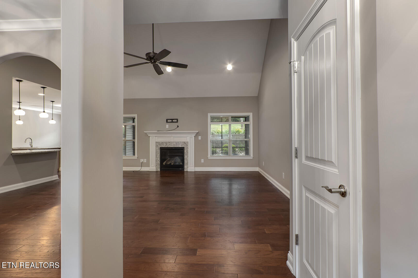 Loudon, Tennessee 37774, United States, 4 Bedrooms Bedrooms, ,3 BathroomsBathrooms,Residential,Pending,134702