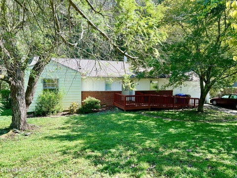 Photo of 103 Emerson Circle, Oak Ridge, TN 37830 (MLS # 1356203)