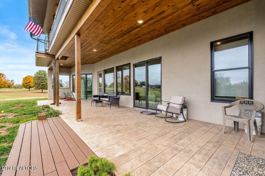 Vonore, Tennessee, 37801, United States, 5 Bedrooms Bedrooms, ,5 BathroomsBathrooms,Residential,Active,2029777