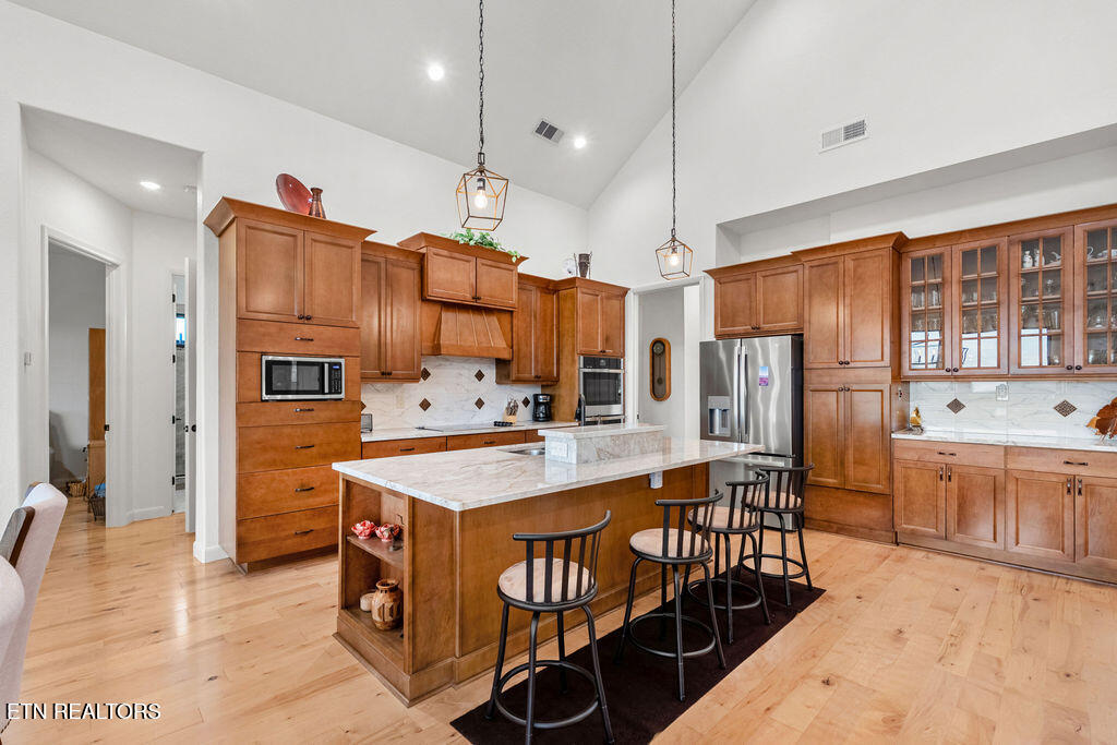 Vonore, Tennessee, 37801, United States, 5 Bedrooms Bedrooms, ,5 BathroomsBathrooms,Residential,Active,2029777