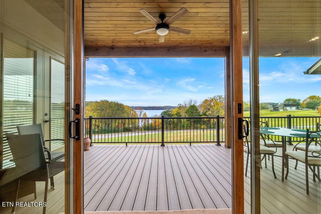 Vonore, Tennessee, 37801, United States, 5 Bedrooms Bedrooms, ,5 BathroomsBathrooms,Residential,Active,2029777