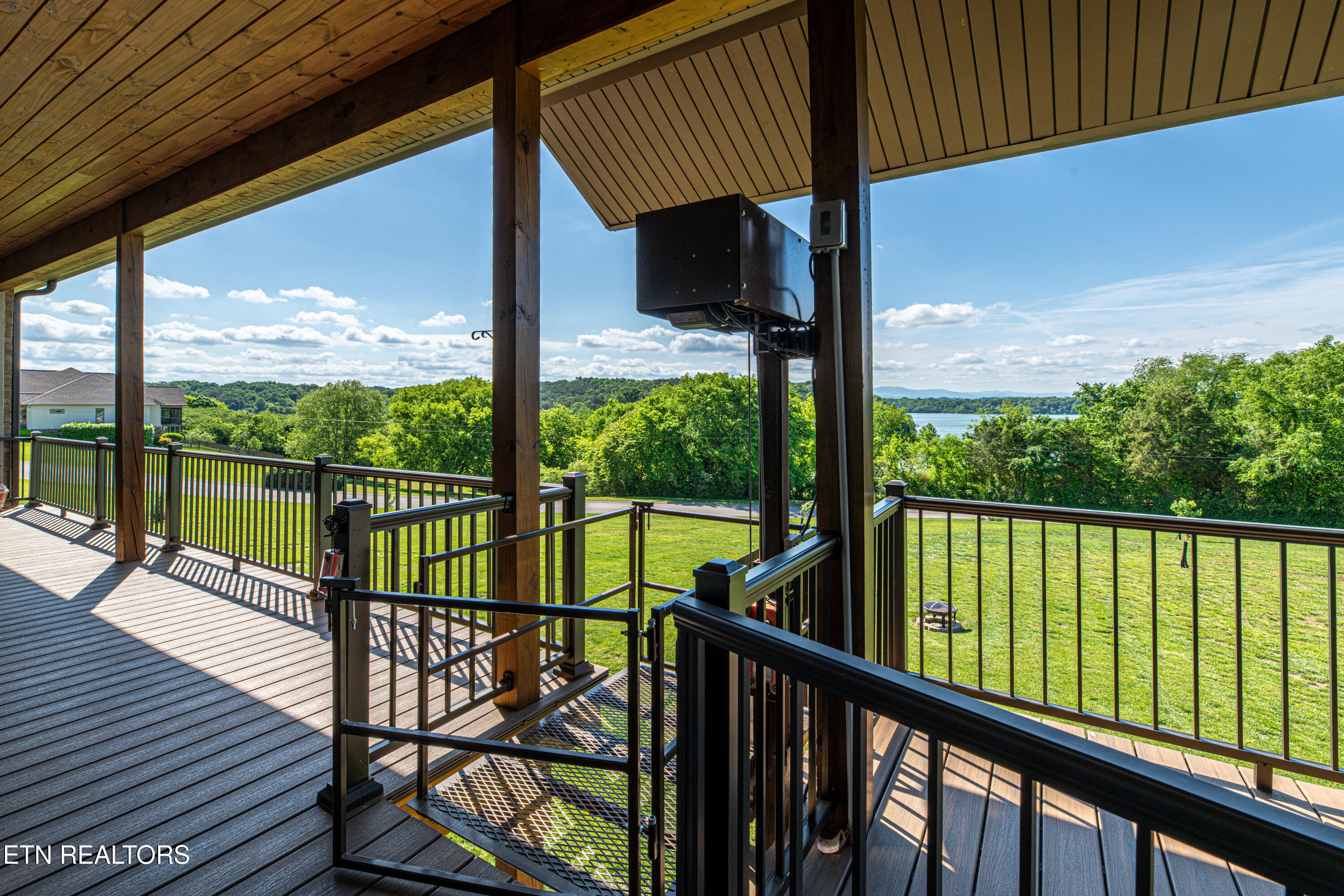 Vonore, Tennessee, 37801, United States, 5 Bedrooms Bedrooms, ,5 BathroomsBathrooms,Residential,Active,2029777